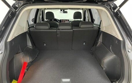 Volkswagen Tiguan II, 2023 год, 2 034 000 рублей, 19 фотография