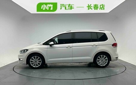 Volkswagen Touran III, 2023 год, 1 550 000 рублей, 3 фотография