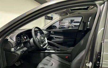 Hyundai Elantra, 2025 год, 1 600 000 рублей, 9 фотография