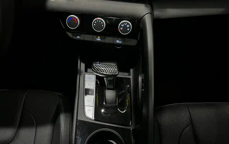 Hyundai Elantra, 2025 год, 1 600 000 рублей, 14 фотография