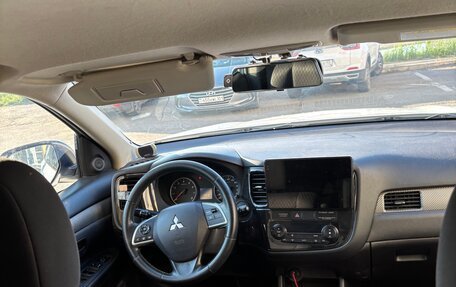 Mitsubishi Outlander III рестайлинг 3, 2013 год, 1 050 000 рублей, 4 фотография