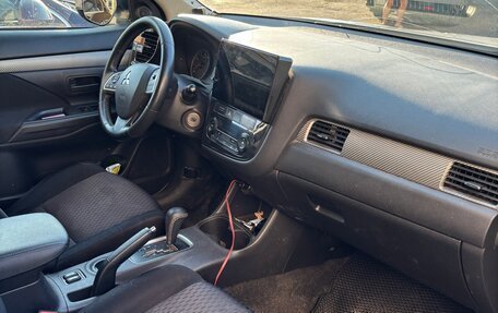 Mitsubishi Outlander III рестайлинг 3, 2013 год, 1 050 000 рублей, 6 фотография
