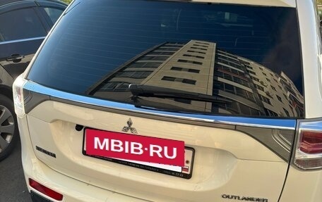 Mitsubishi Outlander III рестайлинг 3, 2013 год, 1 050 000 рублей, 7 фотография