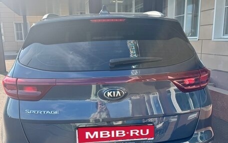 KIA Sportage IV рестайлинг, 2020 год, 2 700 000 рублей, 1 фотография
