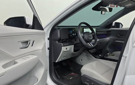 Hyundai Kona, 2023 год, 2 940 000 рублей, 10 фотография