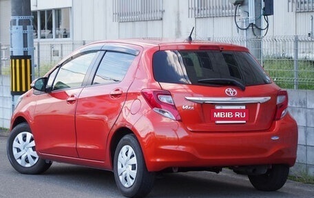 Toyota Vitz, 2015 год, 760 000 рублей, 2 фотография