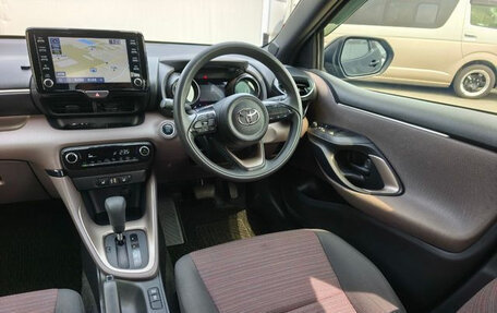 Toyota Yaris, 2021 год, 910 000 рублей, 8 фотография
