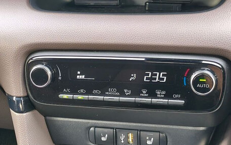 Toyota Yaris, 2021 год, 910 000 рублей, 13 фотография