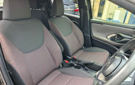 Toyota Yaris, 2021 год, 910 000 рублей, 11 фотография