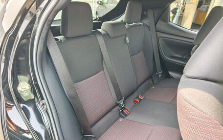 Toyota Yaris, 2021 год, 910 000 рублей, 16 фотография