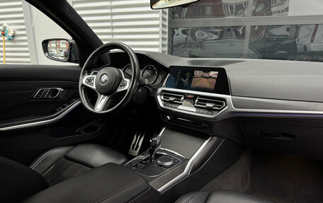 BMW 3 серия, 2019 год, 3 200 000 рублей, 29 фотография