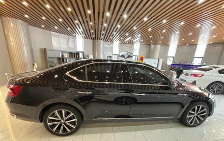 Skoda Superb III рестайлинг, 2025 год, 2 000 000 рублей, 4 фотография