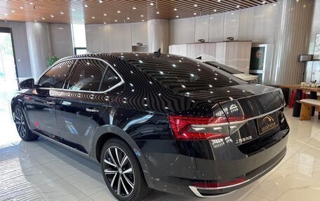 Skoda Superb III рестайлинг, 2025 год, 2 000 000 рублей, 7 фотография