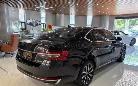Skoda Superb III рестайлинг, 2025 год, 2 000 000 рублей, 6 фотография