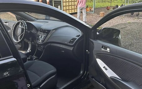 Hyundai Solaris II рестайлинг, 2016 год, 900 000 рублей, 6 фотография