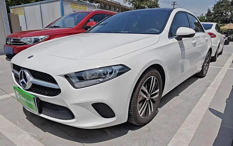 Mercedes-Benz A-Класс, 2023 год, 1 650 000 рублей, 3 фотография