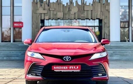 Toyota Camry, 2021 год, 3 385 000 рублей, 2 фотография