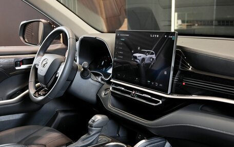 Toyota Highlander, 2026 год, 5 700 000 рублей, 17 фотография