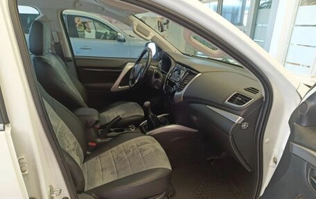 Mitsubishi Pajero Sport III рестайлинг, 2018 год, 2 050 000 рублей, 14 фотография