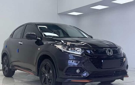 Honda Vezel, 2022 год, 1 233 000 рублей, 3 фотография