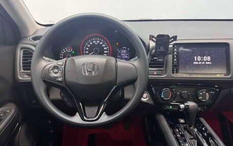 Honda Vezel, 2022 год, 1 233 000 рублей, 10 фотография
