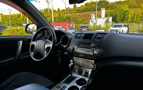 Toyota Highlander III, 2012 год, 1 700 000 рублей, 22 фотография