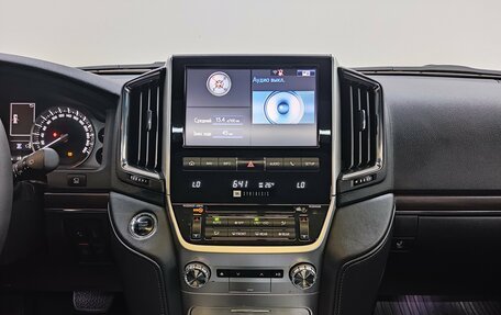 Toyota Land Cruiser 200, 2017 год, 6 790 000 рублей, 11 фотография