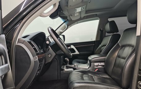 Toyota Land Cruiser 200, 2017 год, 6 790 000 рублей, 15 фотография