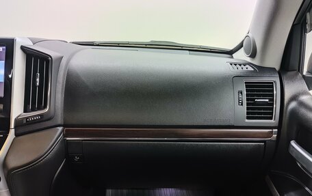 Toyota Land Cruiser 200, 2017 год, 6 790 000 рублей, 12 фотография