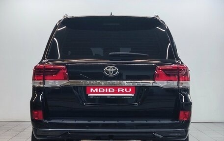 Toyota Land Cruiser 200, 2017 год, 6 790 000 рублей, 6 фотография