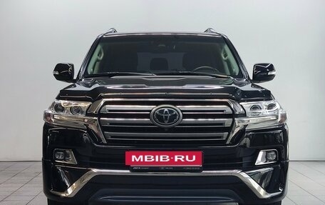 Toyota Land Cruiser 200, 2017 год, 6 790 000 рублей, 2 фотография