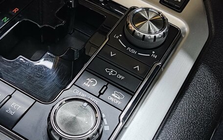 Toyota Land Cruiser 200, 2017 год, 6 790 000 рублей, 29 фотография