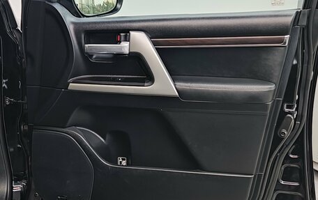 Toyota Land Cruiser 200, 2017 год, 6 790 000 рублей, 38 фотография