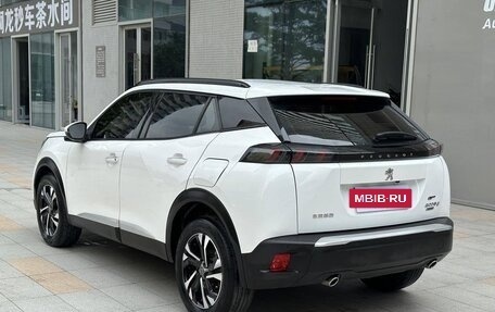 Peugeot 2008 II, 2022 год, 1 290 000 рублей, 3 фотография