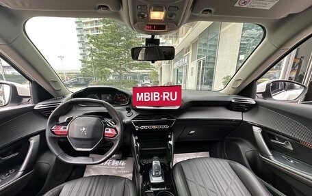 Peugeot 2008 II, 2022 год, 1 290 000 рублей, 5 фотография