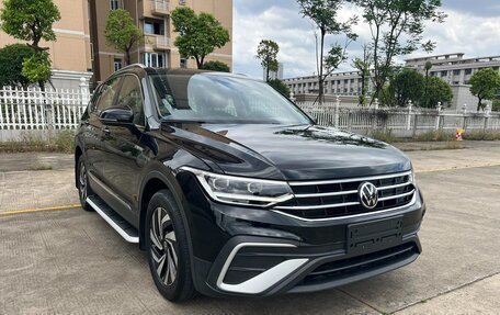Volkswagen Tiguan II, 2023 год, 2 358 095 рублей, 3 фотография