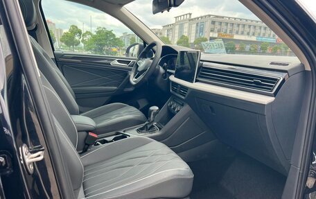 Volkswagen Tiguan II, 2023 год, 2 358 095 рублей, 10 фотография