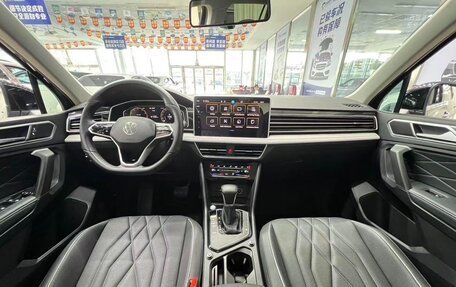 Volkswagen Tiguan II, 2023 год, 2 392 095 рублей, 12 фотография