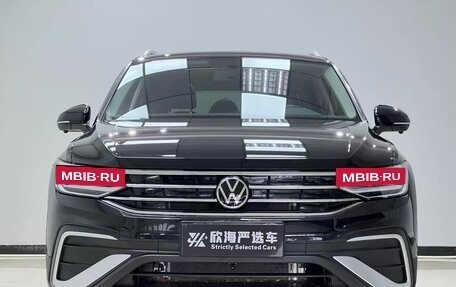 Volkswagen Tiguan II, 2023 год, 2 392 095 рублей, 2 фотография