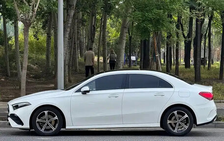 Mercedes-Benz A-Класс, 2023 год, 1 642 000 рублей, 4 фотография