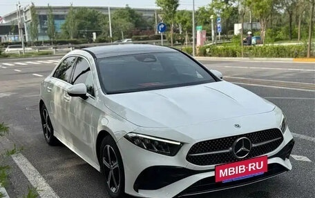 Mercedes-Benz A-Класс, 2023 год, 1 642 000 рублей, 3 фотография