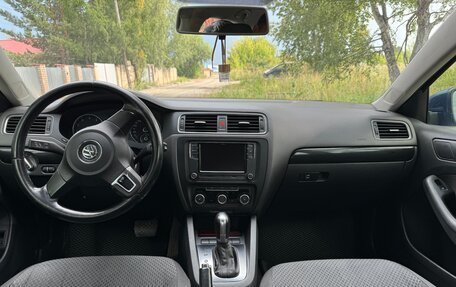 Volkswagen Jetta VI, 2011 год, 820 000 рублей, 12 фотография