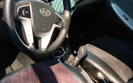 Hyundai Solaris II рестайлинг, 2012 год, 520 000 рублей, 5 фотография