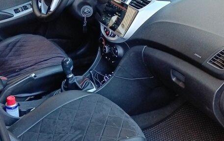 Hyundai Solaris II рестайлинг, 2012 год, 520 000 рублей, 9 фотография