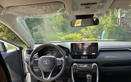 Toyota RAV4, 2025 год, 3 650 000 рублей, 11 фотография