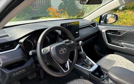Toyota RAV4, 2025 год, 3 650 000 рублей, 12 фотография