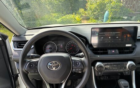 Toyota RAV4, 2025 год, 3 650 000 рублей, 13 фотография