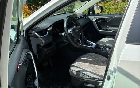 Toyota RAV4, 2025 год, 3 650 000 рублей, 15 фотография