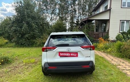 Toyota RAV4, 2025 год, 3 650 000 рублей, 7 фотография