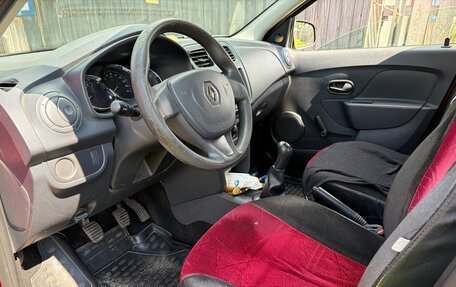 Renault Logan II, 2018 год, 820 000 рублей, 6 фотография